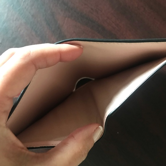 Salvatore Ferragamo Nero calfskin wallet. Excellent, like new condition. - Picture 5 of 13